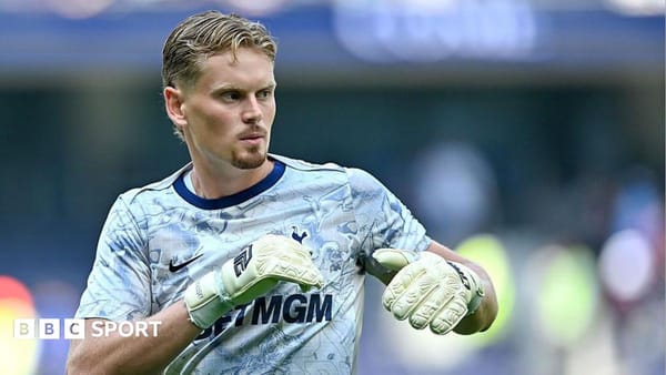 Antonin Kinsky Tottenham Setujui Kontrak Baru Setelah Musim Mengguncang